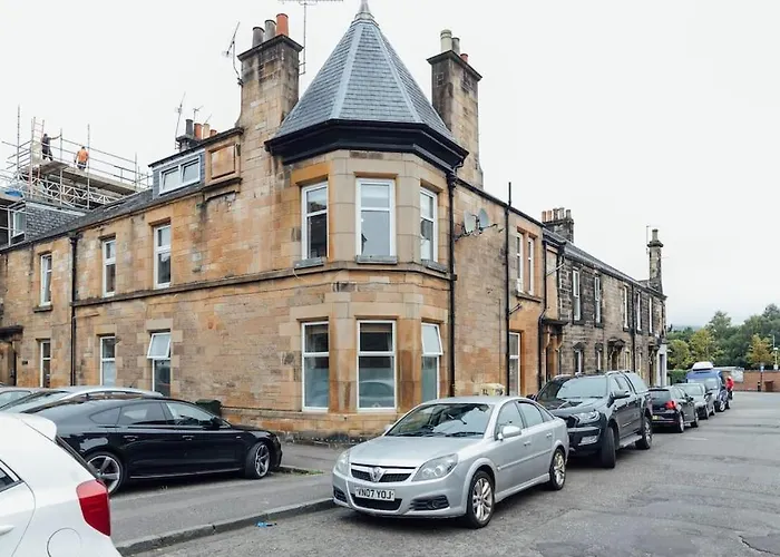 Stylish Stirling Apartment - Free Parking