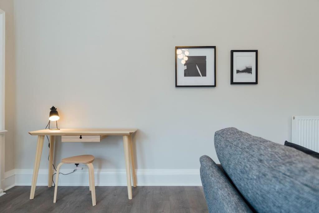 Stylish - Free Parking Apartment Stirling