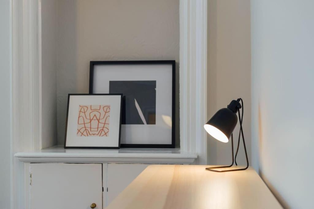 Stylish - Free Parking Apartment