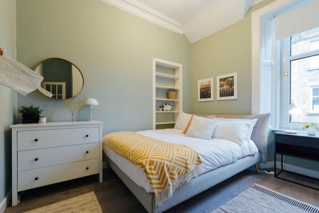 Stylish - Free Parking Apartment *